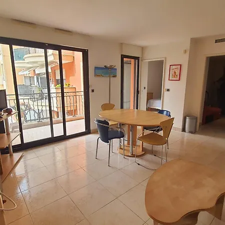 2 Near The Old Port - Saint-raphael *