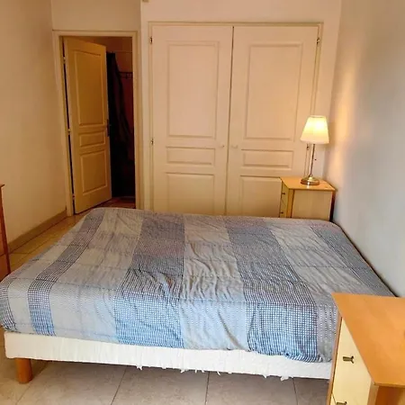 2 Near The Old Port - Saint-raphael