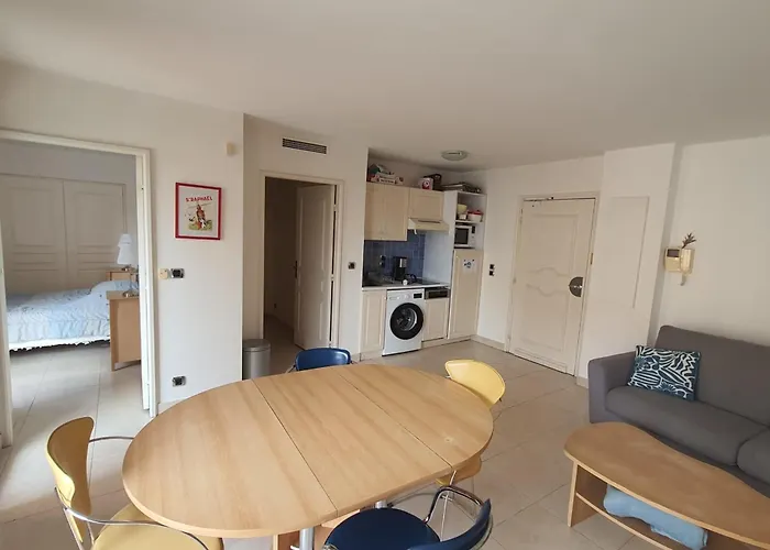 2 Near The Old Port - Saint-raphael *